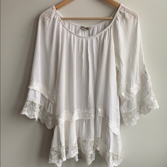 Norah & Olivia Tops - 🌸 Norah & Olivia Flowy Braided White top